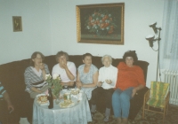 From left Zdeňka Řeháková, sister Jana, sister Helena, mother of the witness Anna Kumpoltová, sister Bedřiška