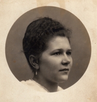 Klára Mullerová, the witness's grandmother