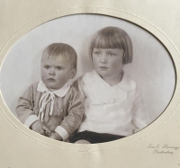 Bohdan Sekowski with his sister Olina in 1934