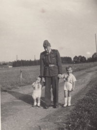 Franz Braun in military clothes with his sons