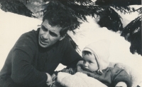 Klára Formanová with her father, 1965