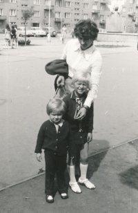 Anna Dusová with children Hana and Petr, 1973