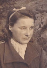 Anežka Kesslerová po maturitě v roce 1952