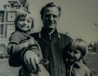 Bohdan Sekowski with his children Irena and Michal in 1982