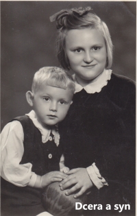 Marie Burkotová's daughter and son