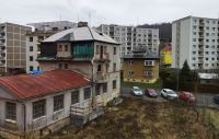 A sad view of Kraslice from the railway line from Sokolov to the German part of the Krušné Mountains. The glory days of the Austro-Hungarian era are gone, the year is 2024