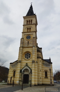 The pseudo-Romanesque basilica dominates the centre of Kraslice, its grandeur is rivalled by few churches in Krušné hory