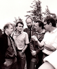 František Pelc as an escort of President Václav Havel in the Jizera Mountains in 1990