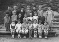 Vítězslav Sochůrek in a school photo from 1967, third from the right in the middle row