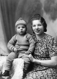 Emilie Kozubíková with her mother Marie Czudková, circa 1942