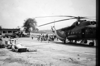 Přílet vrtulníkem do Hoy Say, Laos, 1985