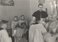 Emil Soukup at the tonsure in the chapel in Litoměřice in 1958