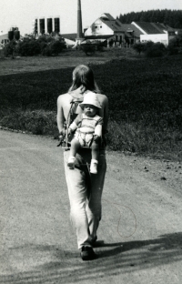 Miroslav Svoboda with his son Stepan in 1984