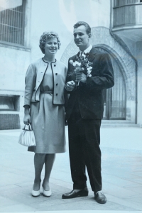 Karel Dlabola with his fiancée at his graduation in Karolinum in 1961