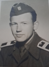 Jiří Fassmann in the army, 1952-1954