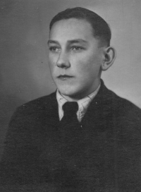 Bratr pamětnice Antonín, nar. 1928