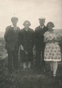 Zleva Leopold, Anna, Rudolf a Marie Brumkovi po příjezdu do Ruska, 1926