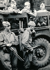 Invasion of Warsaw Pact troops, the first soldiers at Na Poříčí, 21 August 1968