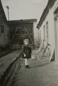 Jiřina Muziková, nee. Votavová, as a child