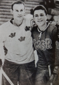 Václav Nedomanský at the 1965 World Championships in Tampere, Finland with his role model Sven Tumba Johansson