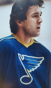 Václav Nedomanský jako hráč St. Louis Blues v první polovině 80. let 20. století