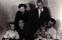 Irena Mosslerová with her parents, first husband and children