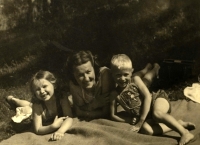 Květoslava with brother Vladimir and aunt Marie