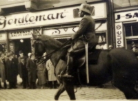 Manifestace v Českém Těšíně v době eskalování národnostního napětí mezi Čechy a Poláky roku 1938