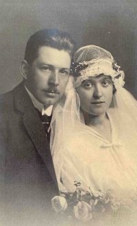 Wedding photos of parents Jan Sattran and Julie, née Mimrová. Prague, 1924