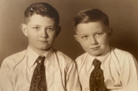 With his older brother Jan (11 years old). Year 1937. Photo Vlasák České Budějovice