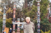 Visiting daughter Markéta in Vancouver. Stanley Park Indian Museum, 2007