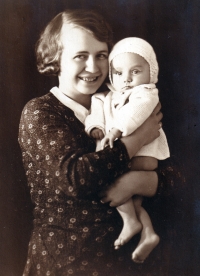 Jiřina Lukešová with her mother Marie, 1932