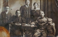 Her mother Anna (1899-1989) and her first husband Bohumil Šír (1899-?), who later left her, although they had three children (Maria, Josef and Jarmila), divorced and he started a new family in Prague (top centre). The photo shows her parents Anna Brožková (née Mašková) and Alois Brožek with their two other children (Jaromír, who died young, and Alois, who lived in Plavy). The Brožeks also had a daughter Aloise, who died soon after.