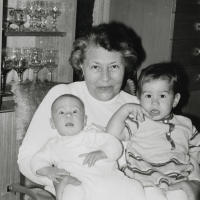 Witness with grandson Michal (left) and granddaughter Jana (right), at home in Pilsen, 1984