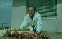 Josef Myslivec na střeše Potravinoprojektu, 1988