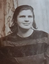 Anna Grillová, 40s