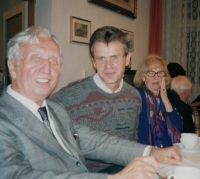 Otakar Mika (centre) as head of the Cheb district office meeting Anton Hardt, a German expelled from the Sudetenland after World War II. First half of the 1990s