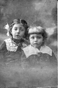 Witness´s father and sister, Vienna, 1913