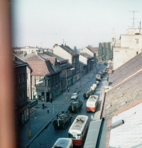 Vojenská technika v ulici v Hradci Králové, srpen 1968