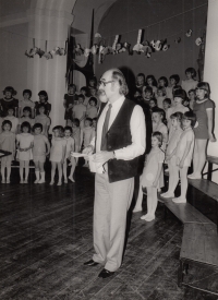 Sušice Children's Choir with lyricist Václav Fischer