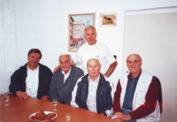 From the left: seated baker Hubert Malchárek from Ostrava-Poruba, head of the bakery in Poruba-Věžičky Mr. Řehořík, Josef Blaštík, baker from Kozmice, worked on the turntable oven in Martinov, Josef Kolts, former director of plant 1 Ostrava, standing Arnošt Obrusník. Photographed in the bakery in Dolni Benešov in 2004