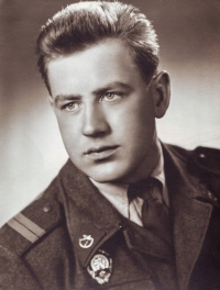 Arnošt Obrusník as a soldier of basic military service in 1960