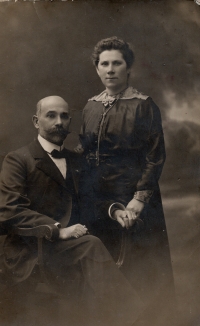 Miluska Otto's maternal grandparents - Moritz Mandel and Amalie Mandel, nee. Neumann