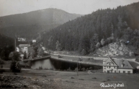 Rudolfov (Rudolfstahl), kam chodil pamětník do školy, na archivní fotografii