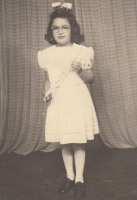 Anna Vaňatová at her First Holy Communion, 1948