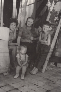 Witness(left) with her mother and children, 1968