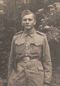 Otec pamětnice Mikuláš Liščinka, cca 1945