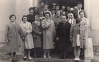 Believers of the Valeč Evangelical congregation. Zdeňka Řeháková's mother Anna is fourth from the right in the top row