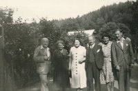 Rodina pamětnice (Anton, Zdenka, Petra, Heinrich, ..., tatínek)