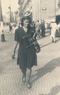 Maminka pamětnice Willfriede Kluge, Praha 1944